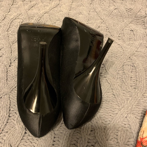 White House Black Market satin heels - Picture 3 of 3